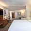 Holiday Inn Express & Suites Charlotte Arpt-Belmont By IHG