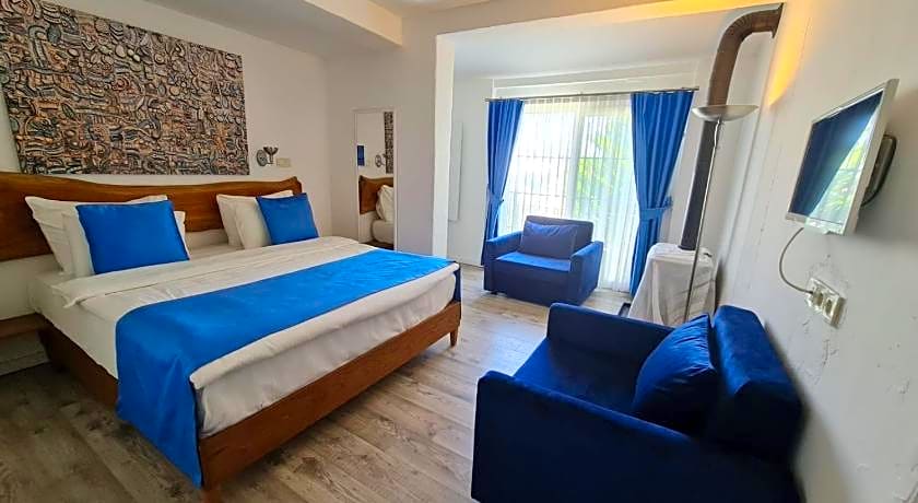 Rebetiko Hotel                                                             