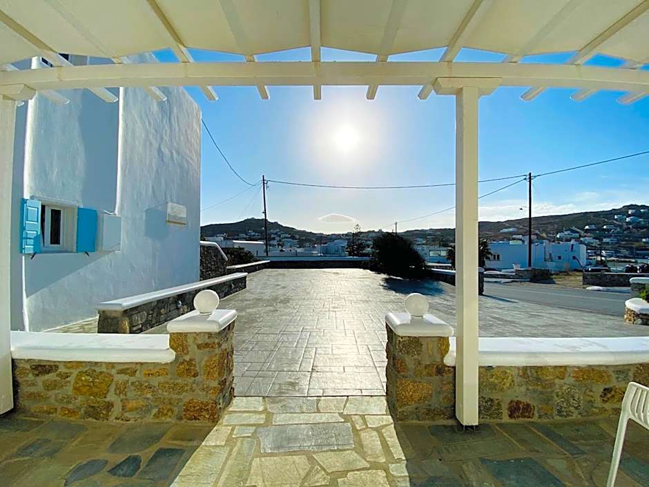 Eleftheria Hotel & Apartments