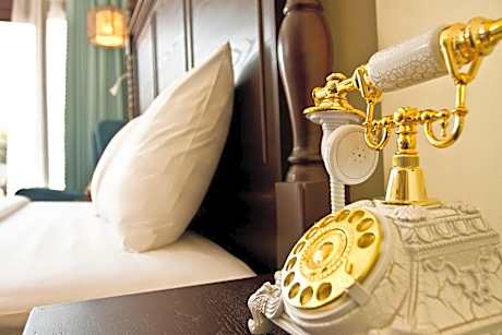 Queen Room with Pool View