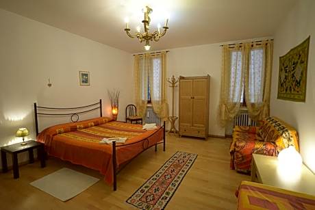 Double Room with Shared Bathroom