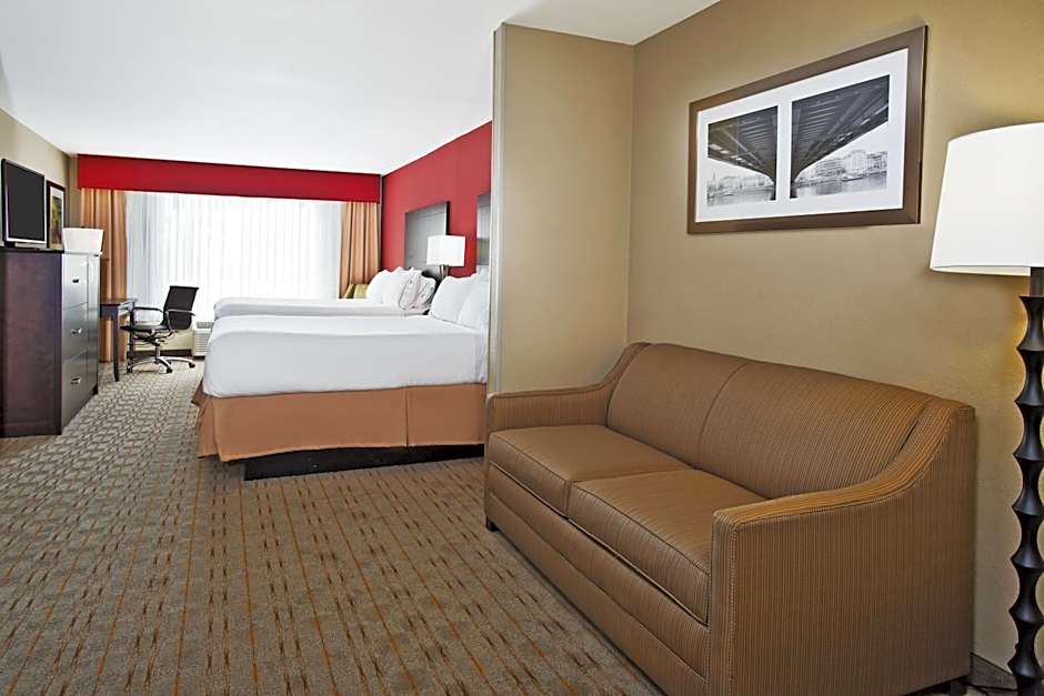 2 Queen Beds Suite — 3 fotoğraftan 1. fotoğraf