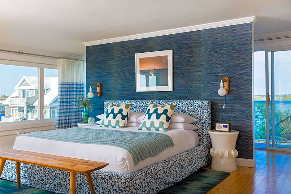 Blue - Inn on the Beach