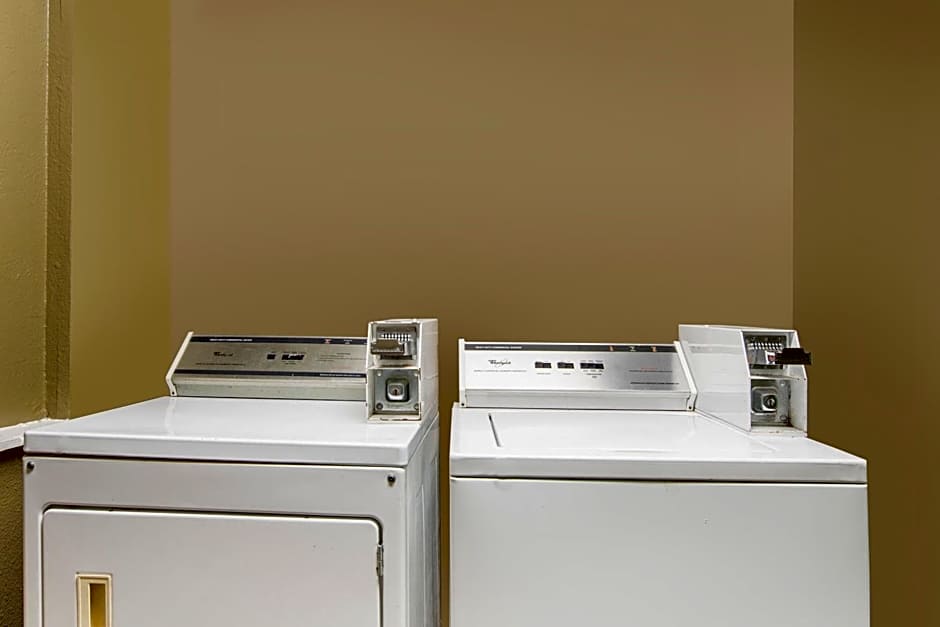 Super 8 by Wyndham Temple S. General Bruce