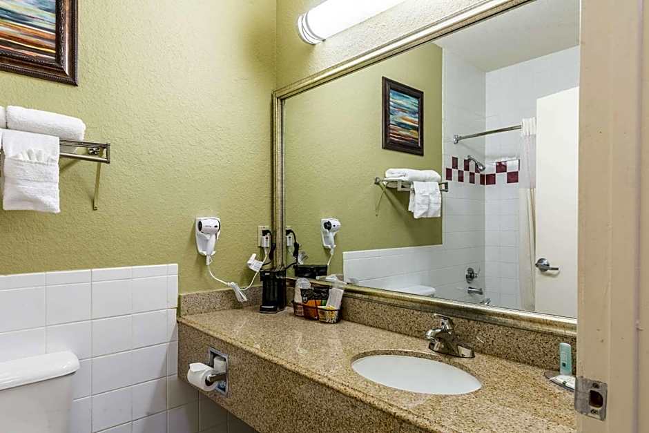 Quality Suites North