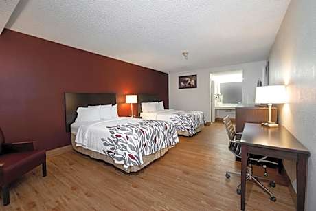 Deluxe Double Room with Two Double Beds - Disability Access/Roll-in Shower Non-Smoking