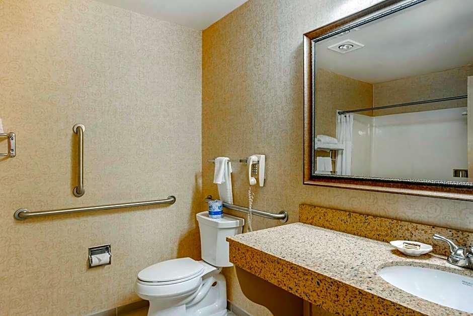 Best Western Plus Revere Inn And Suites