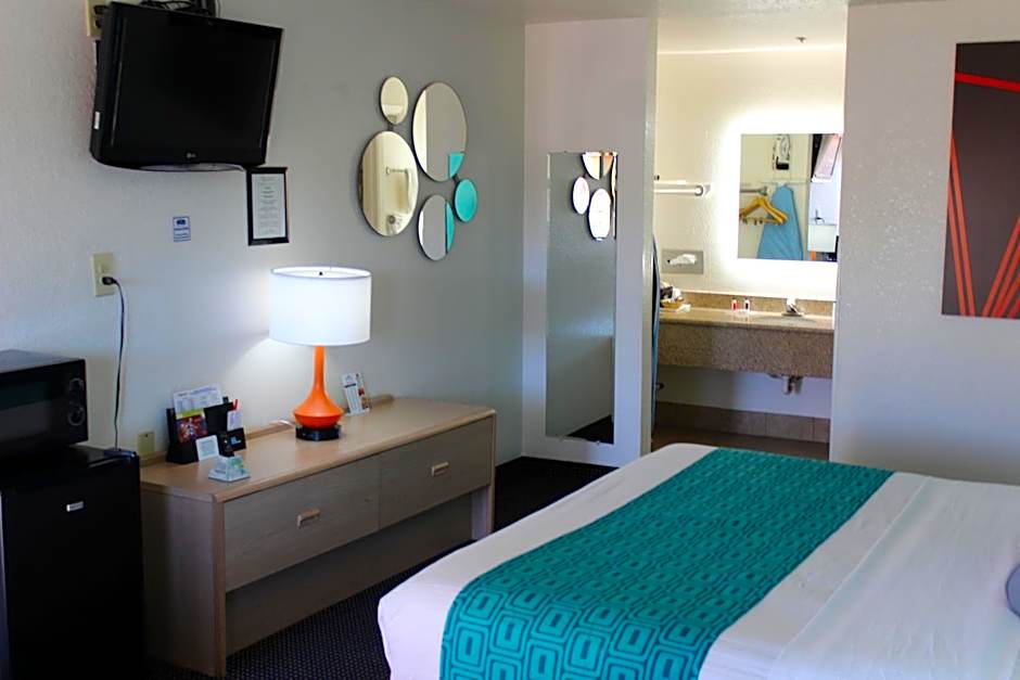 Howard Johnson by Wyndham Holbrook