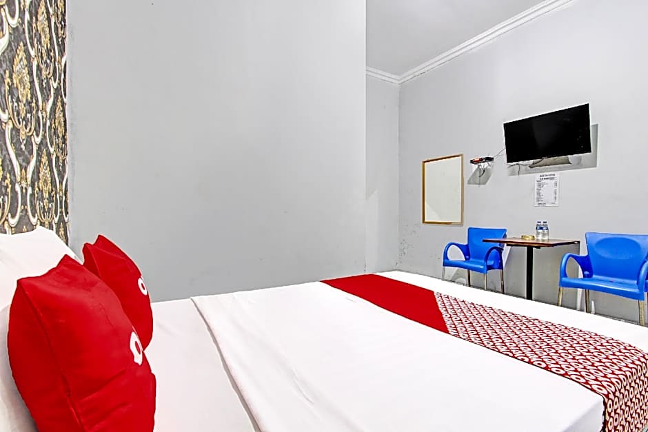 OYO 92287 Hotel Aji Mantoro
