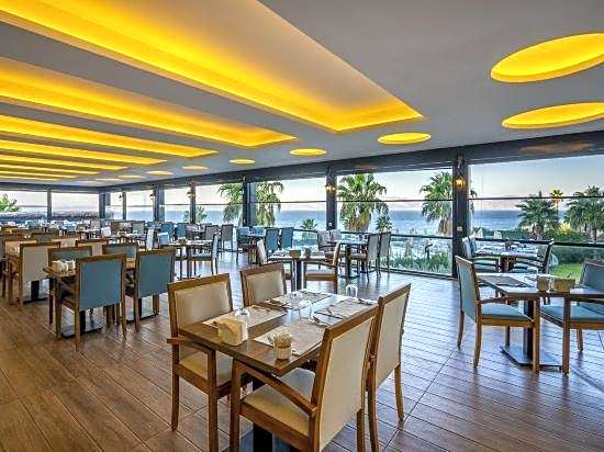 The Nowness Luxury Hotel & Spa