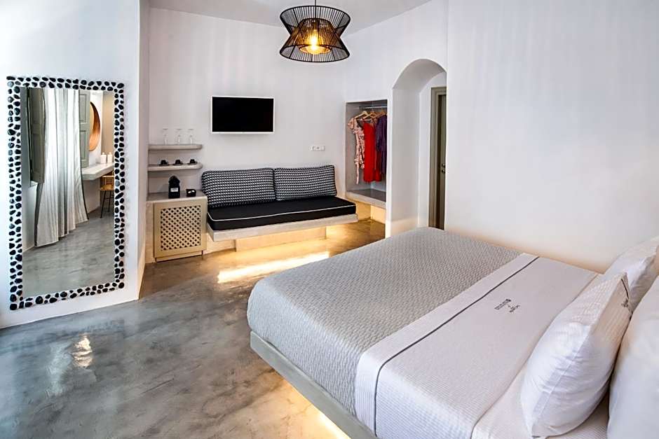 Kaleidoscope Oia Suites