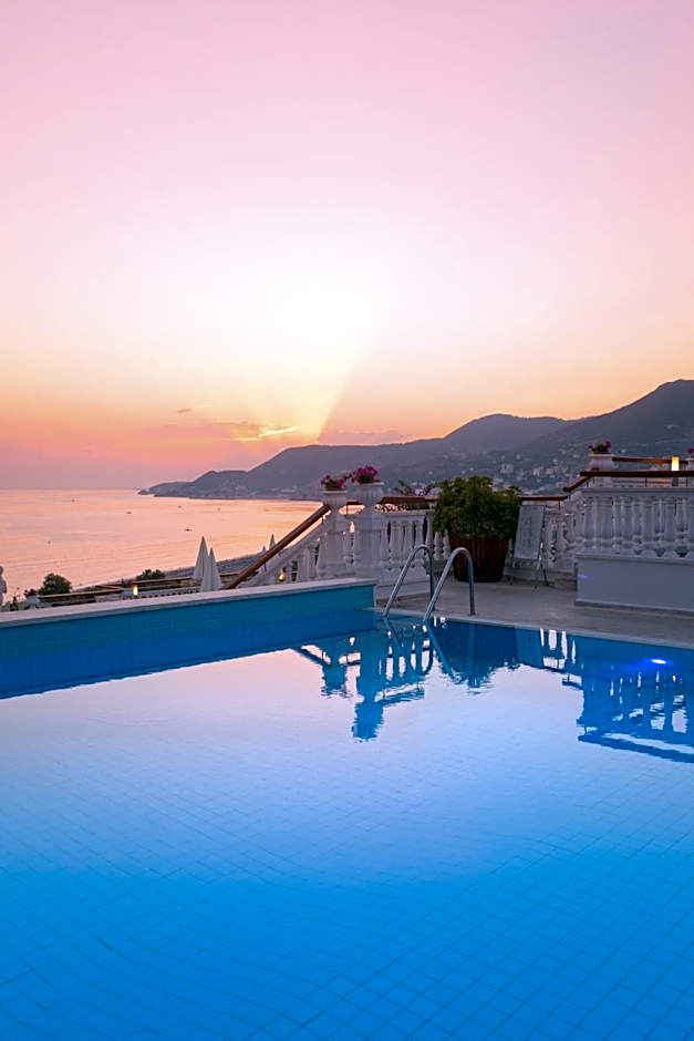 Sunny Hill Alya Hotel