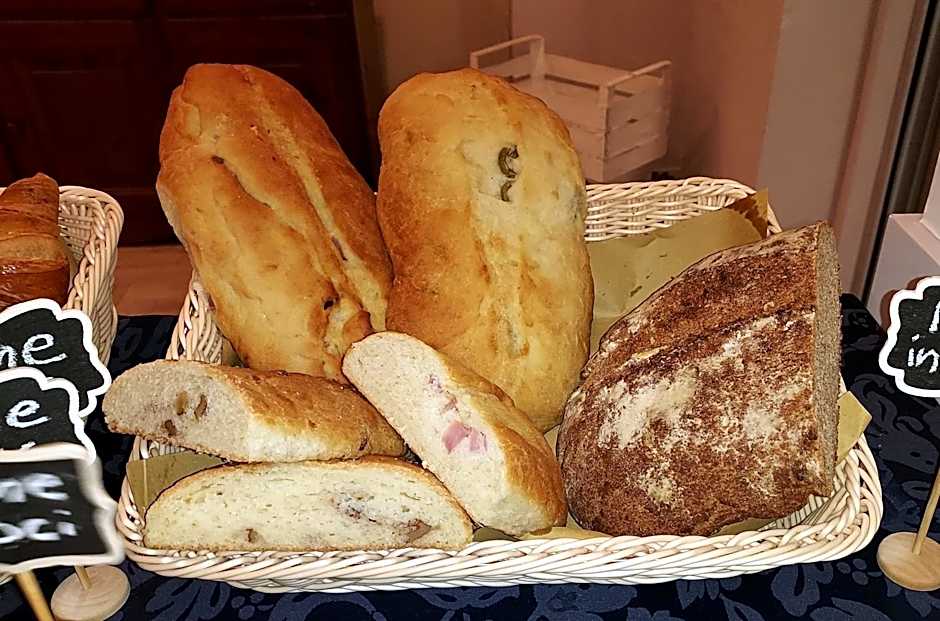 Hotel Susy - Bakery & Gluten Free Home Made - direttamente su viale Dante a due passi dal mare