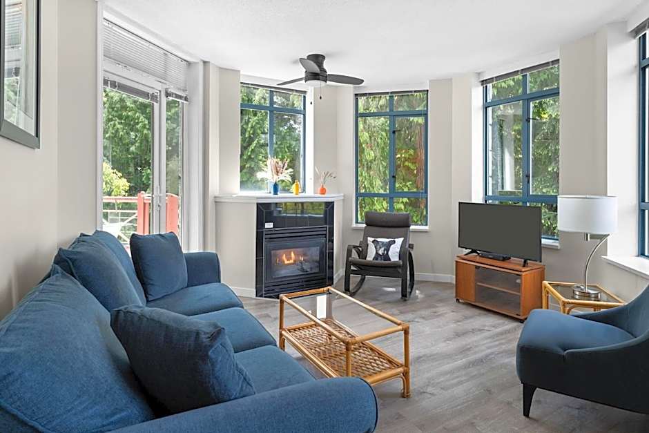 Alpenglow Lodge Bear Wonder One Bedroom by MVA