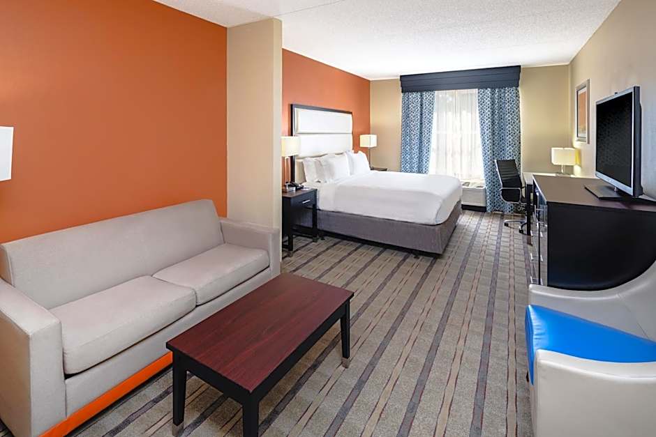 Holiday Inn Express and Suites Atlanta NE - Duluth By IHG