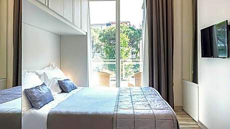 Triple Room with Side Sea View