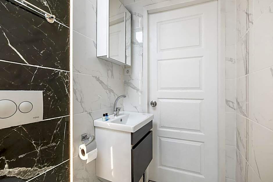 AYKA APART SUiTES OLD CITY