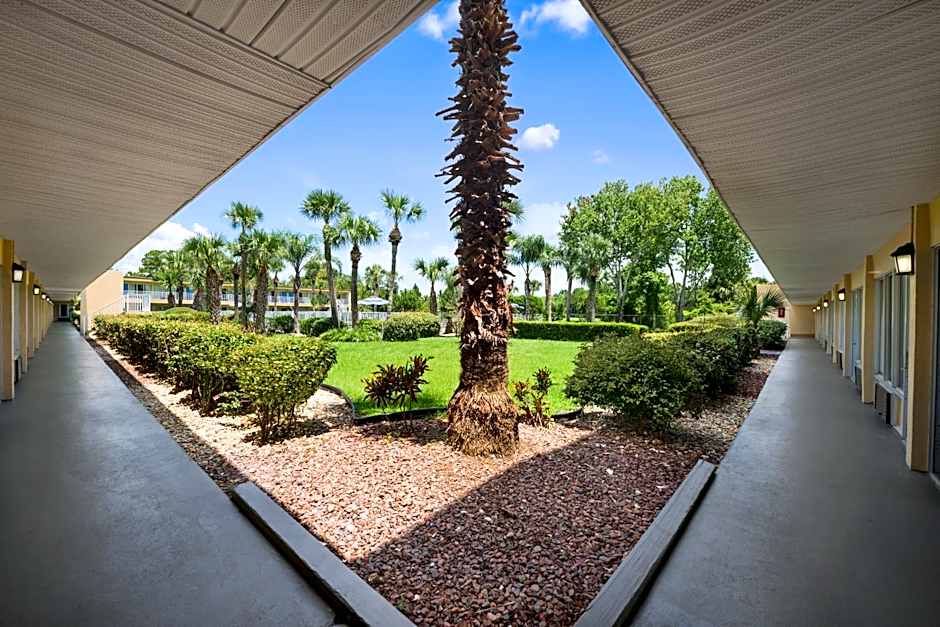 Days Inn by Wyndham Daytona Beach Speedway