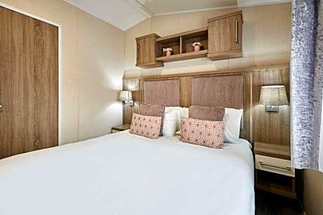 Holiday Lodge