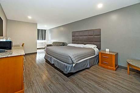 1 King Bed, Smoking