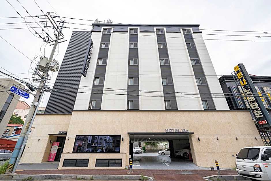 Hotel24ST.UrbanBrown Seosan lakepark