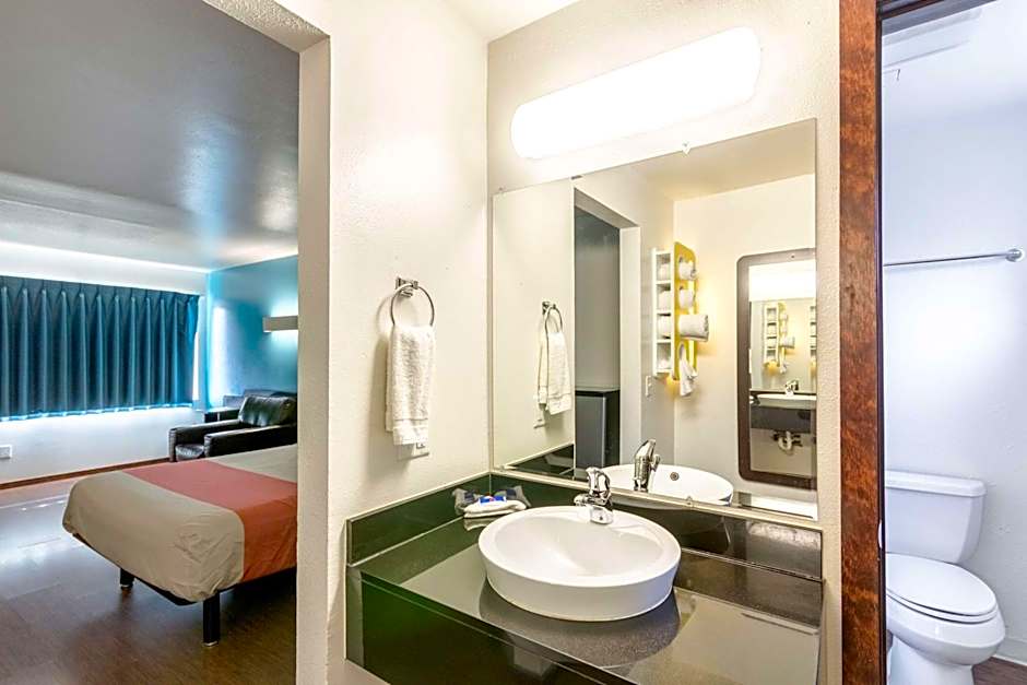 Motel 6-Missoula, MT - University