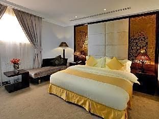 Two-Bedroom Suite with Two Bathrooms