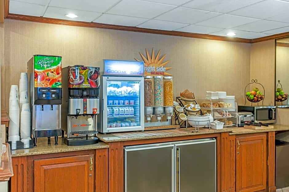 La Quinta Inn by Wyndham Milwaukee Airport / Oak Creek