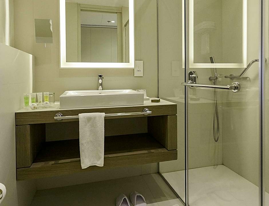 Alqasr Metropole Hotel