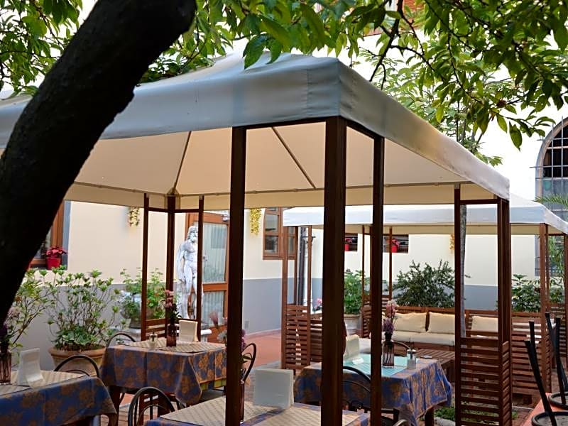 Hotel Mia Cara