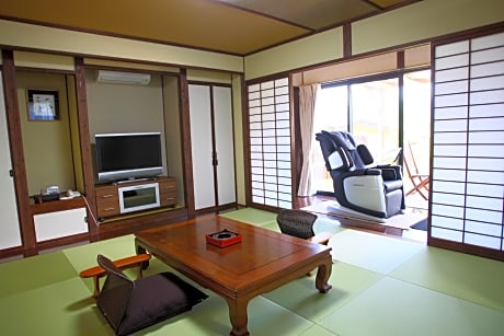 Japanese-Style Deluxe Room with 2 Open Air Bath - Annex
