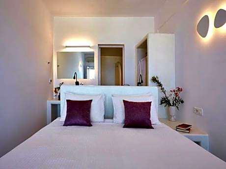 Honeymoon Suite