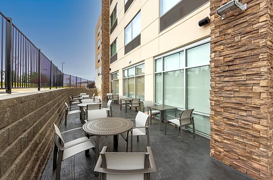 Holiday Inn Express & Suites - Harrisonburg University Area By IHG
