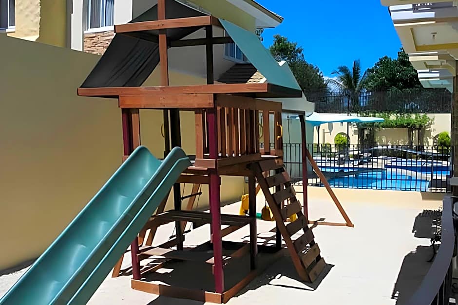 Crown Regency Suites Mactan
