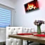 La Luna Premium Deluxe Apartment with Pool & Jacuzzi, Bikes and Secured Parking