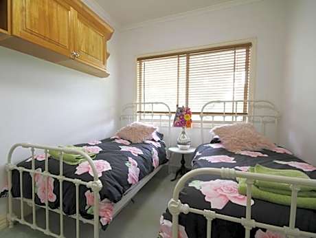 Twin Room with Bathroom