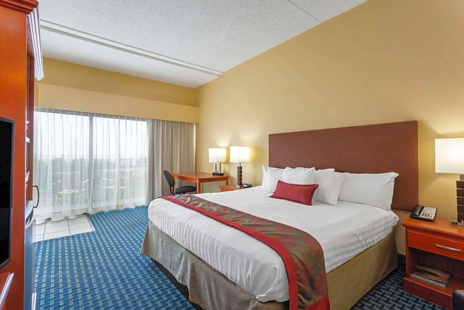 Ramada Plaza by Wyndham Virginia Beach