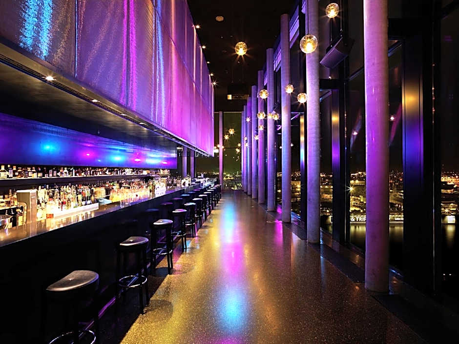 Empire Riverside Hotel