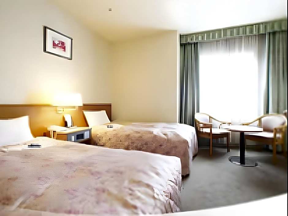 Pearl Hotel Ota