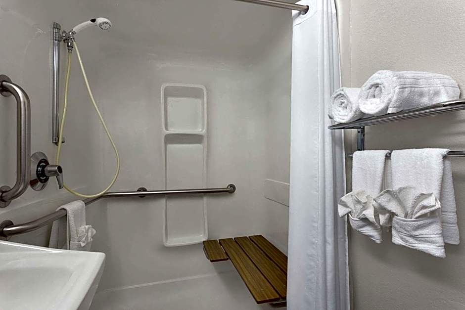 Microtel Inn & Suites by Wyndham Louisville East