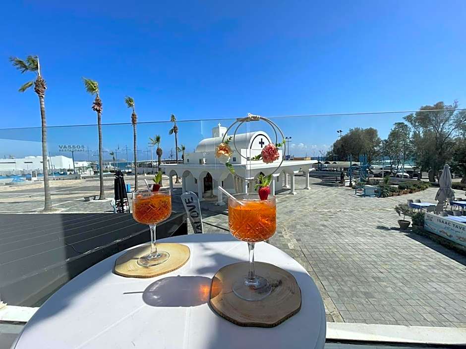 Ocean Dreams Suites - By the Harbour