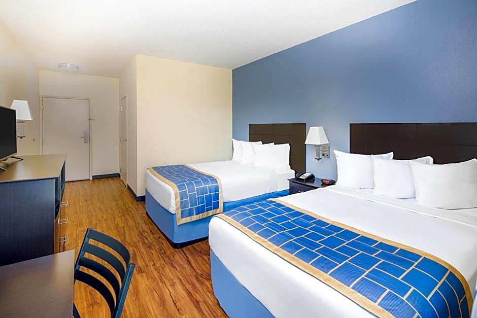 Days Inn by Wyndham Macon I-75 North