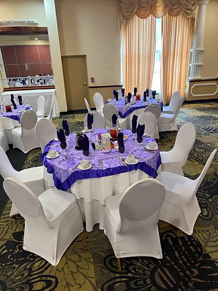 Holiday Inn Express & Suites Cocoa by IHG