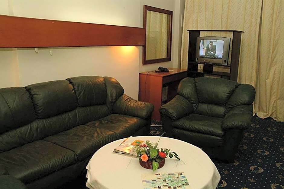 HOTEL CHELIA