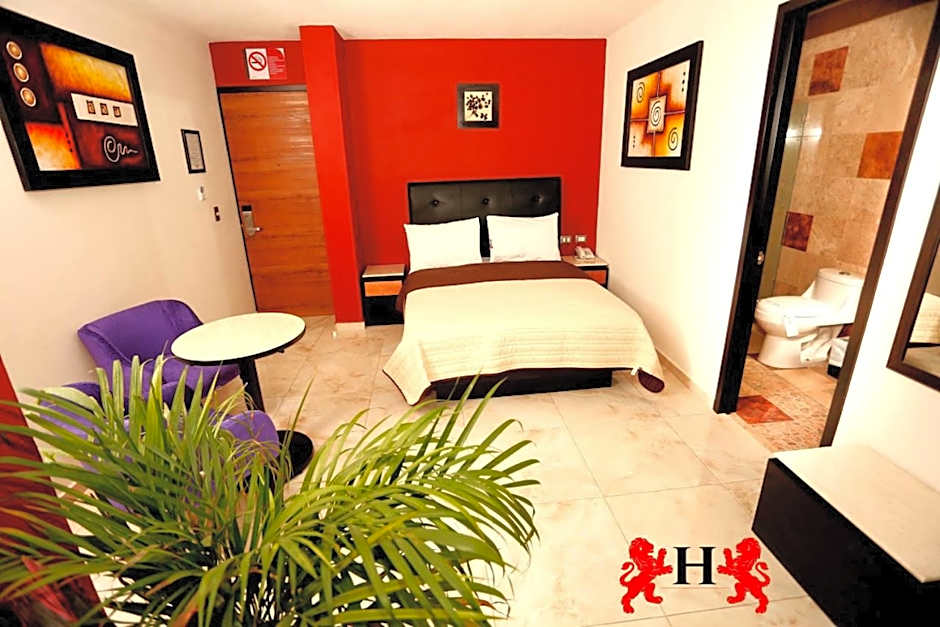 Hotel Leones