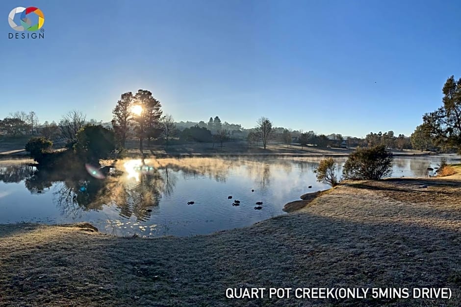 Granny Flat next to golf course