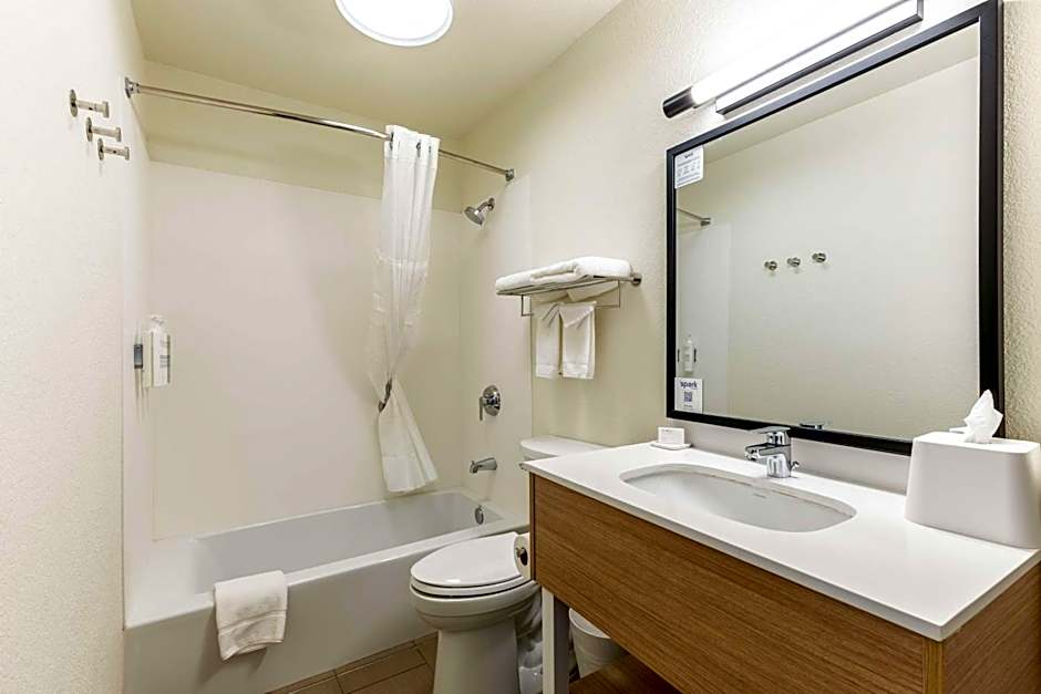 Spark by Hilton Glendale Phoenix North
