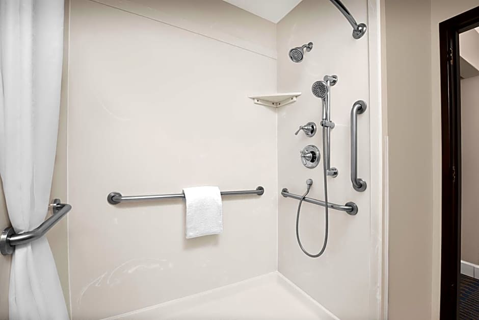 Ashland Hills Hotel & Suites