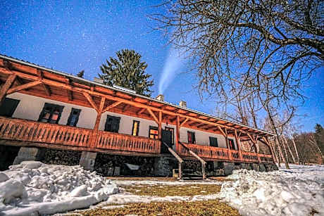 Dobrica Hunting Lodge