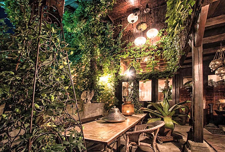 Bijou Hotel / Love and Romance